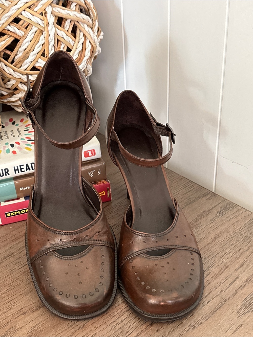 Kenneth Cole Reaction Cabana Club Women’s Leather Mary Jane Heels Shoes Size 7.5